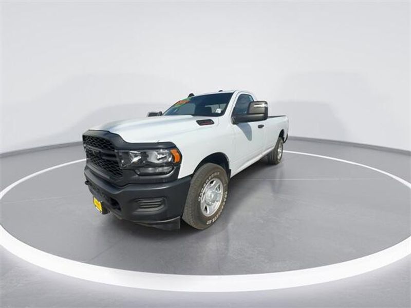 2023 Ram 2500 Tradesman photo 4