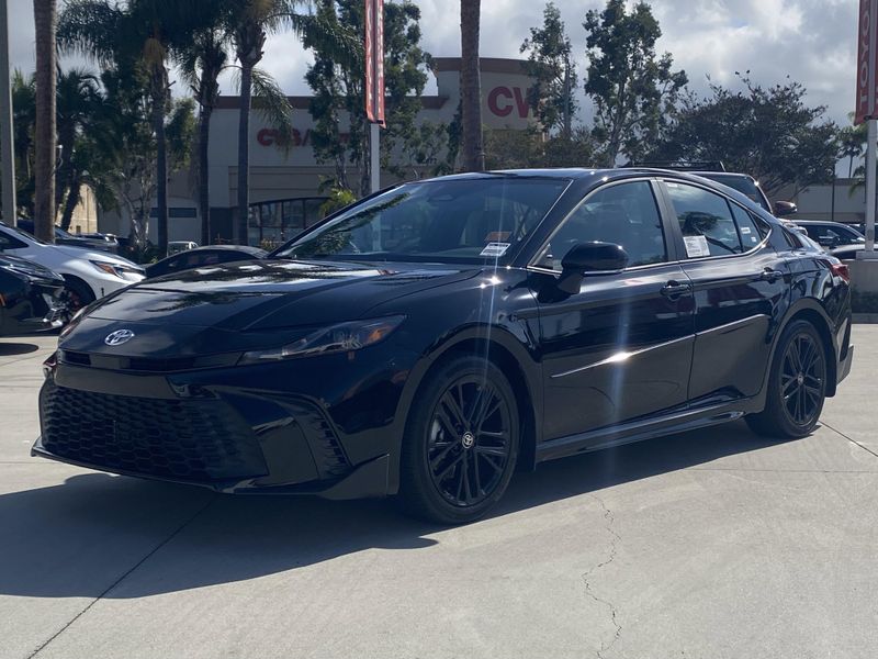 New 2026 Toyota Camry SEImage 6