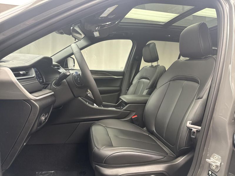 New 2027 Jeep Grand Cherokee LimitedImage 7