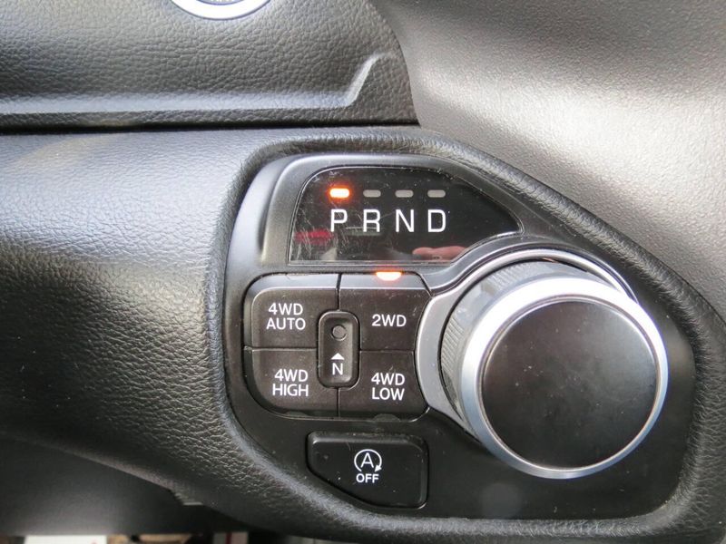 Used 2023 RAM 1500 Big Horn 4x4 4dr Crew Cab 5.6 ft. SB PickupImage 21