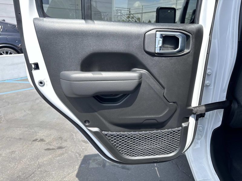 New 2026 Jeep Gladiator Sport S 4x4