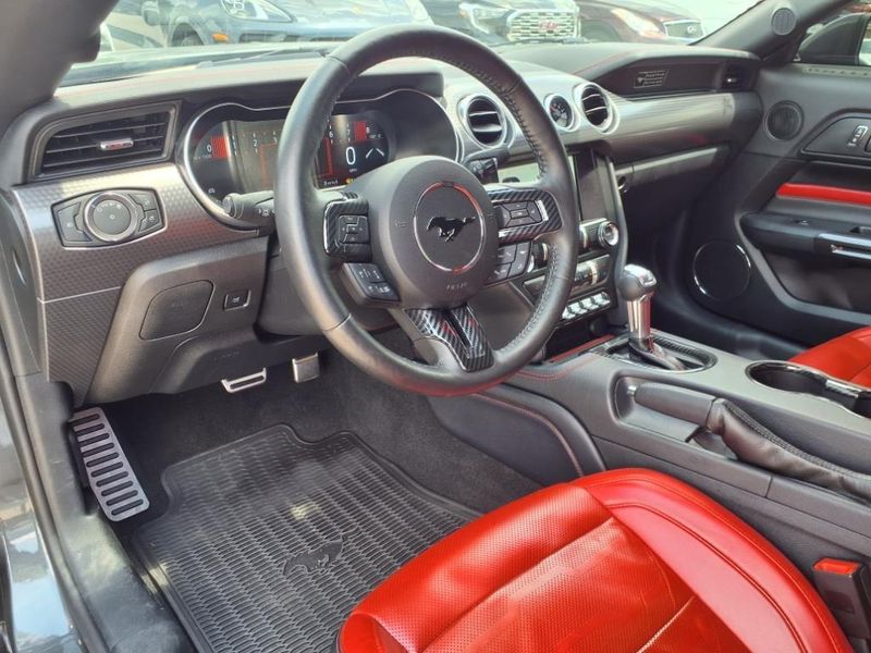 Used 2020 Ford Mustang GT PremiumImage 4