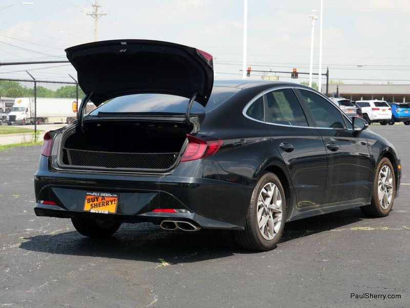 2022 Hyundai Sonata SELImage 16
