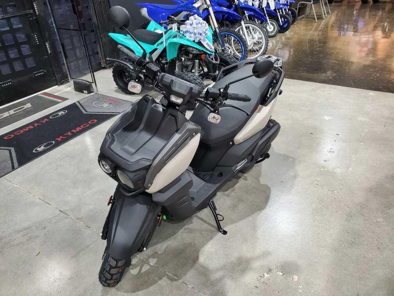 2025 Yamaha ZUMA 125 Image 11