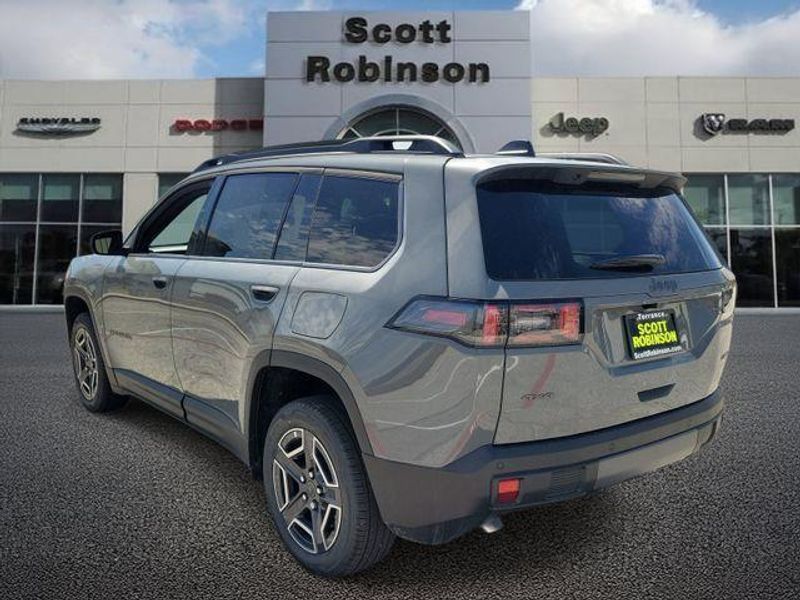 New 2026 Jeep Cherokee Laredo 4x4