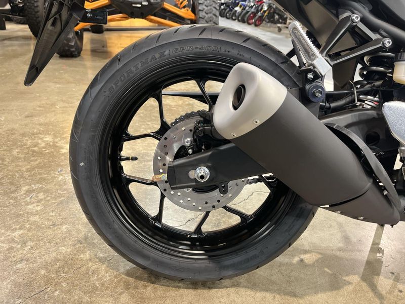 New 2026 Yamaha YZF-R3 ABS CA 70TH ANNIVERSARY EDITION Image 18