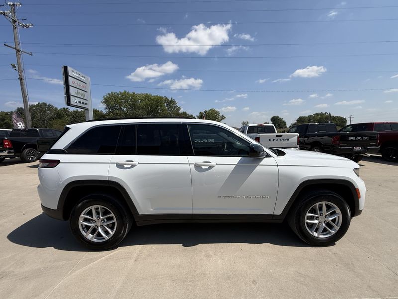 Used 2024 Jeep Grand Cherokee Laredo XImage 38