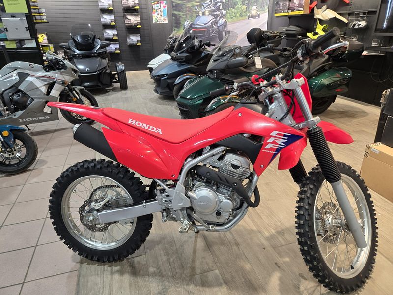 2025 Honda CRF 250F RED Image 3