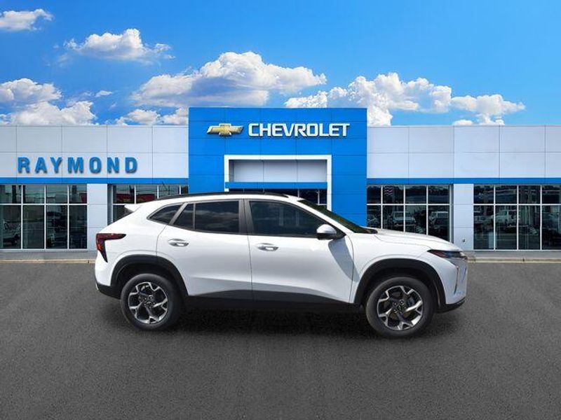 New 2026 Chevrolet Trax LTImage 2