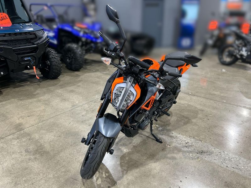 2023 KTM DUKE 390 Image 16