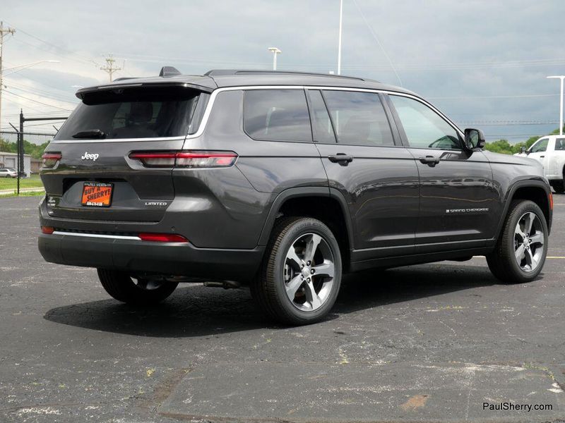 2025 Jeep Grand Cherokee L Limited 4x4Image 17