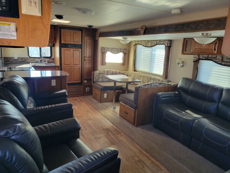 Used 2012 OUTDOORS RV TIMBER RIDGE 280RKS Image 9