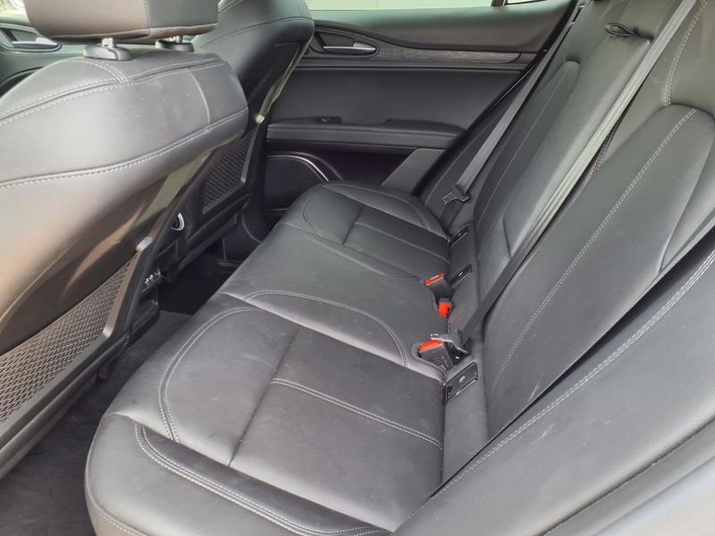 Used 2022 Alfa Romeo Stelvio SprintImage 13