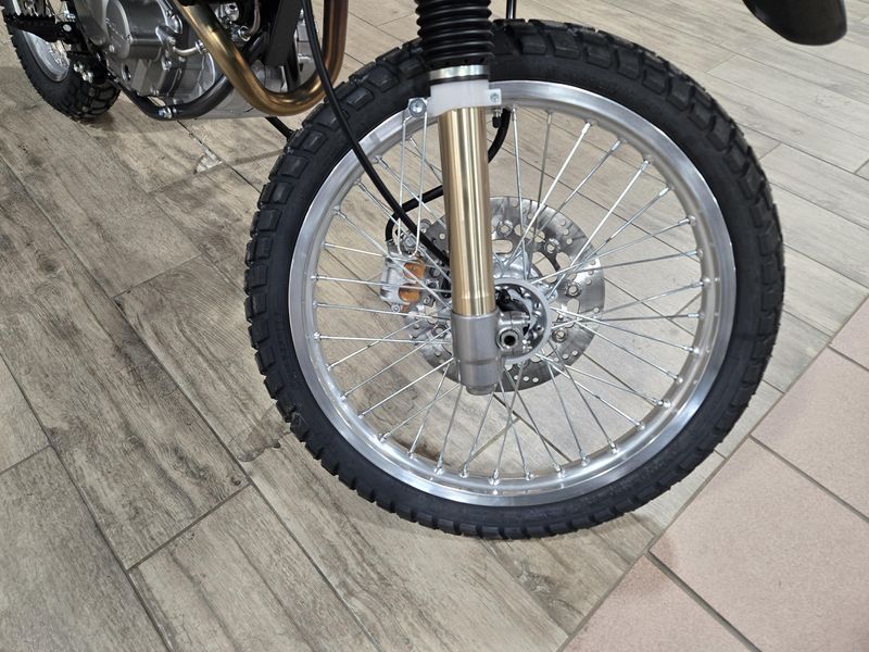 NEW 2026 SUZUKI DR 650S Image 22