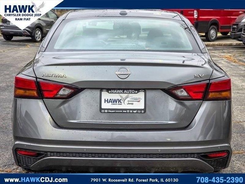 2023 Nissan Altima 2.5 SV photo 3
