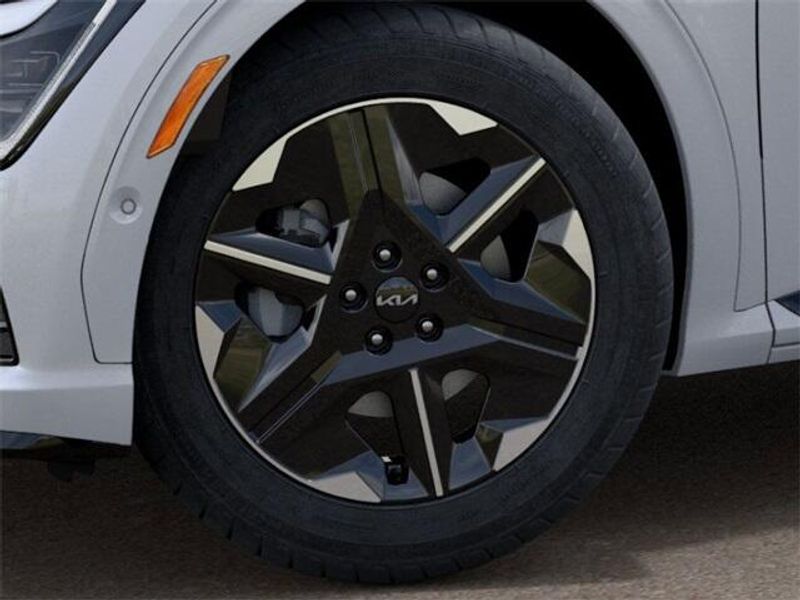 2025 Kia EV6 GT-LineImage 9