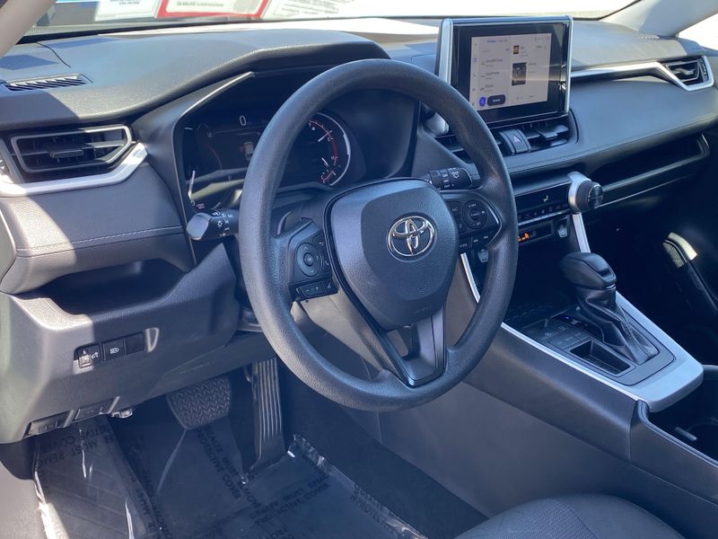 2023 Toyota RAV4 XLEImage 17