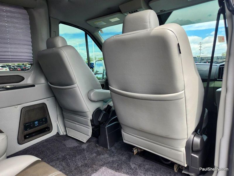 2018 Ford Transit-250 Image 35