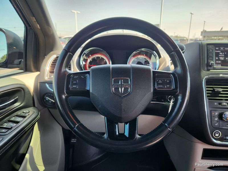 Used 2019 Dodge Grand Caravan SXTImage 52