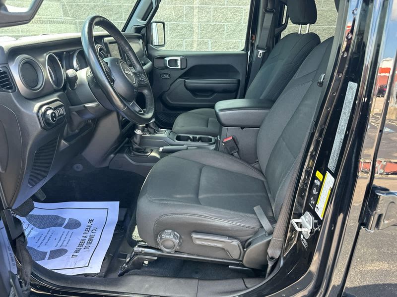 2021 Jeep Gladiator Willys photo 27