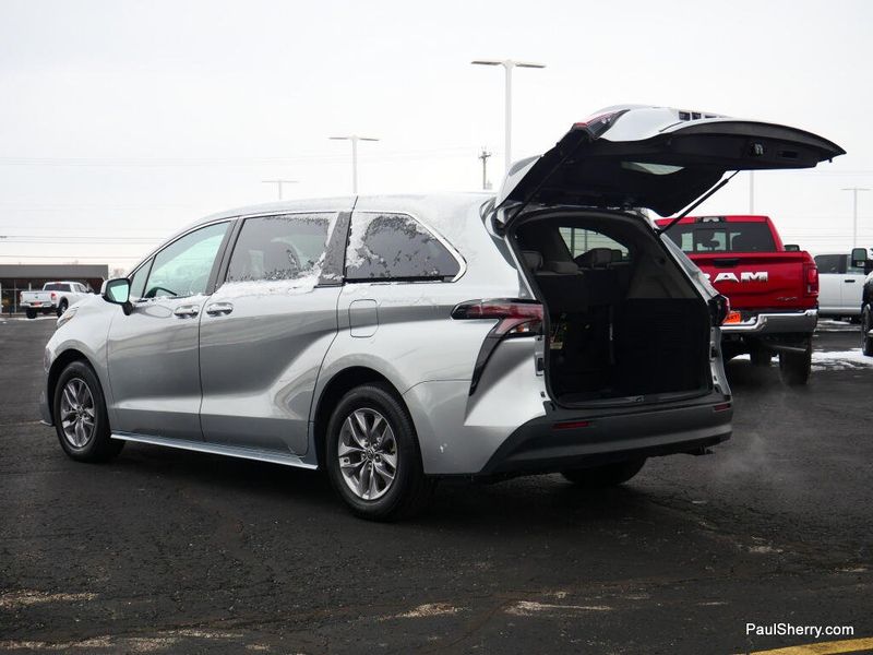 Used 2024 Toyota Sienna LE