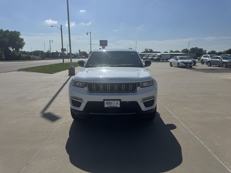 New 2025 Jeep Grand Cherokee LimitedImage 3