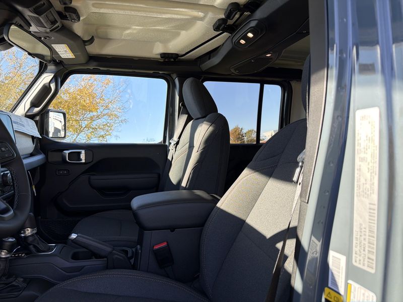 New 2026 Jeep Wrangler 4-door Sport SImage 15