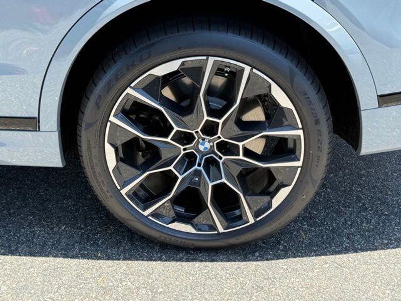 New 2027 BMW X7 M60iImage 15