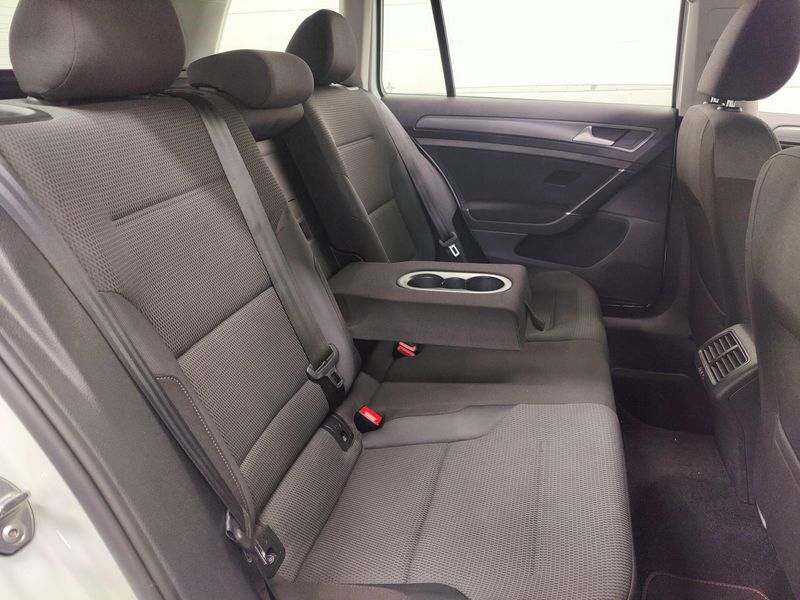 Used 2018 Volkswagen Golf SportWagen SImage 10