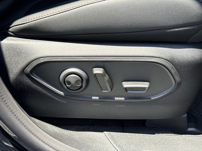 New 2026 Jeep Cherokee Limited 4x4