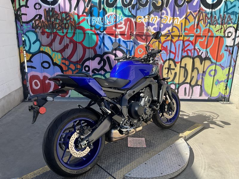Used 2025 Yamaha MT-09 CA Image 5