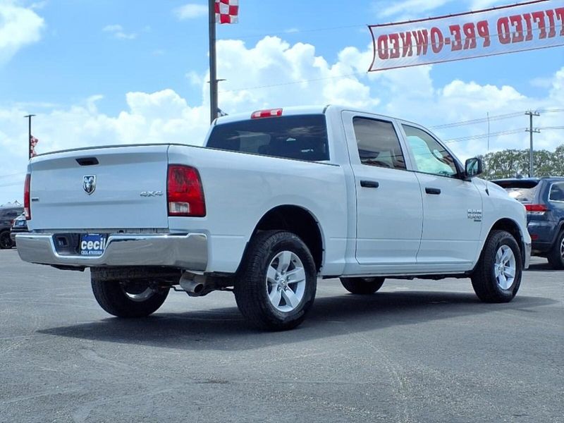 2023 Ram 1500 Classic SLT photo 4