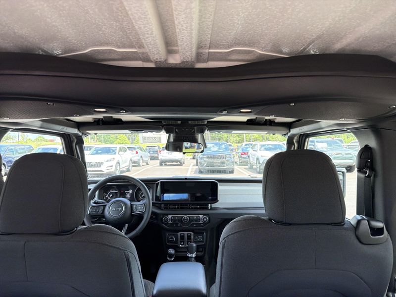 New 2026 Jeep Wrangler 2-door Sport SImage 43