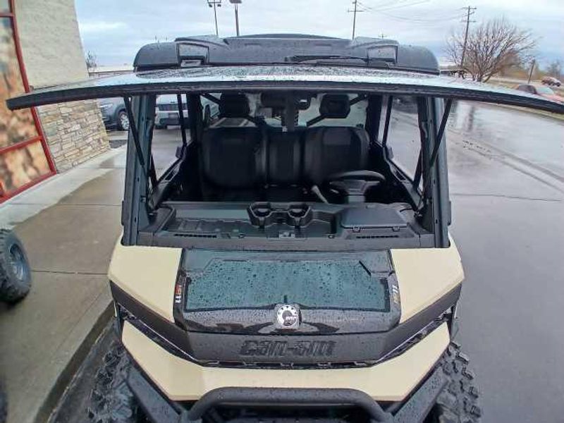 New 2026 Can-Am DEF LTD HD11 