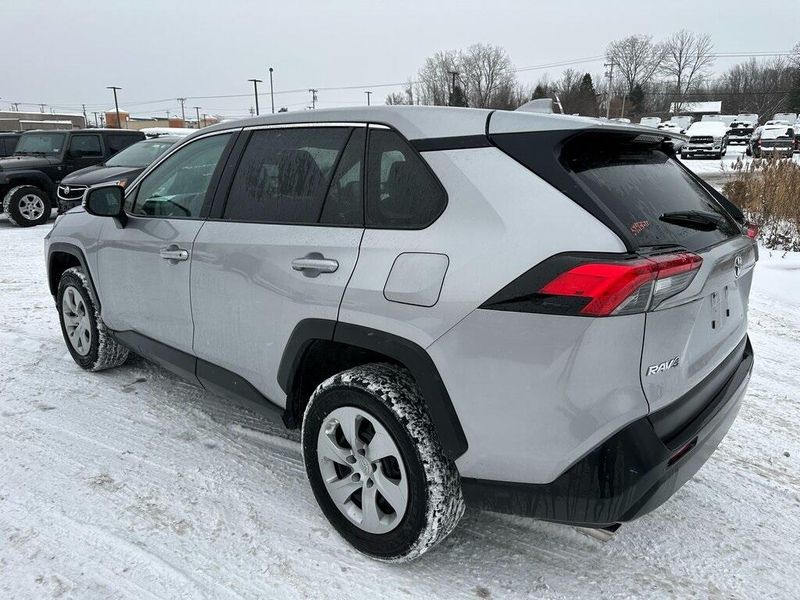 2023 Toyota RAV4 LEImage 13