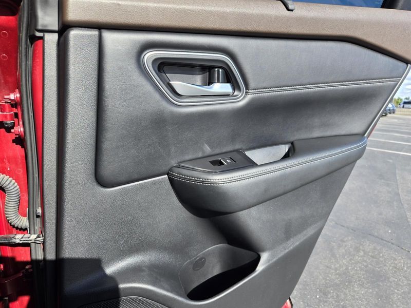 Used 2022 Nissan Rogue FWD Platinum
