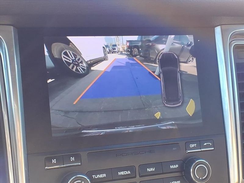 Used 2017 Porsche Macan BaseImage 23