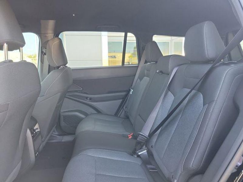 New 2026 Jeep Cherokee Laredo 4x4