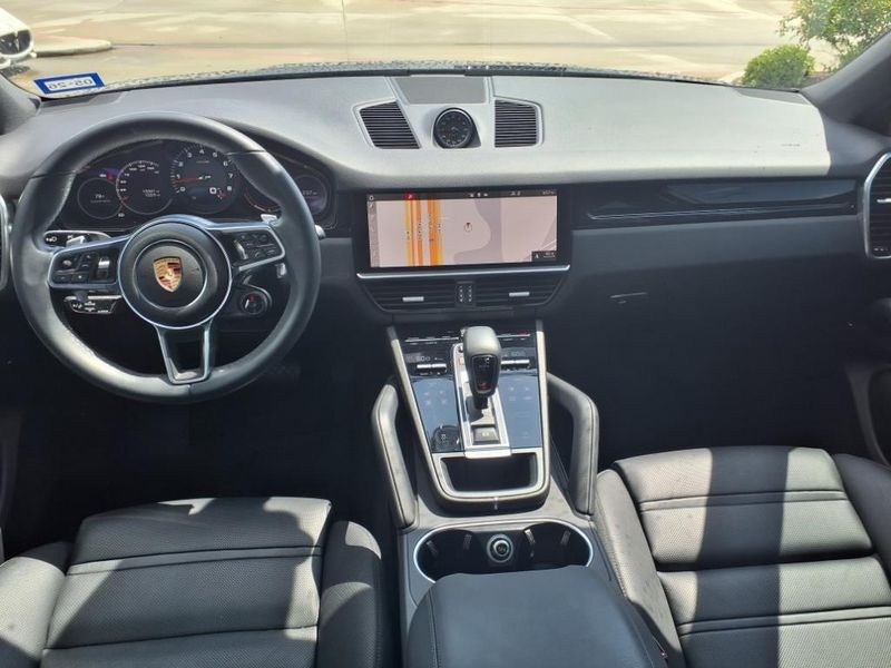 2021 Porsche Cayenne Coupe BaseImage 4