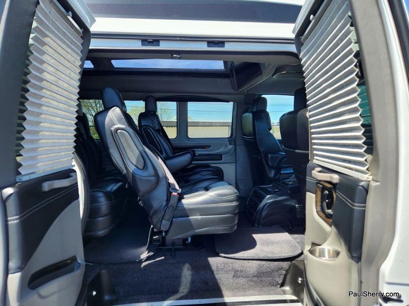 2023 Chevrolet Express Image 37