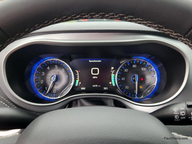 Used 2024 Chrysler Pacifica Touring