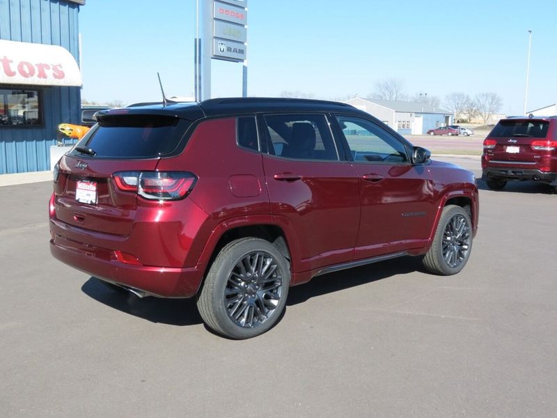 2022 Jeep Compass High Altitude 4x4 4dr SUVImage 4