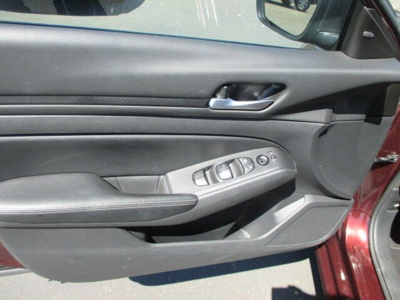Used 2024 Nissan Altima 2.5 SVImage 15