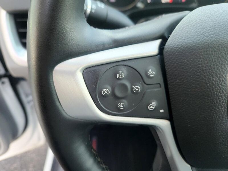 Used 2024 GMC Terrain SLT