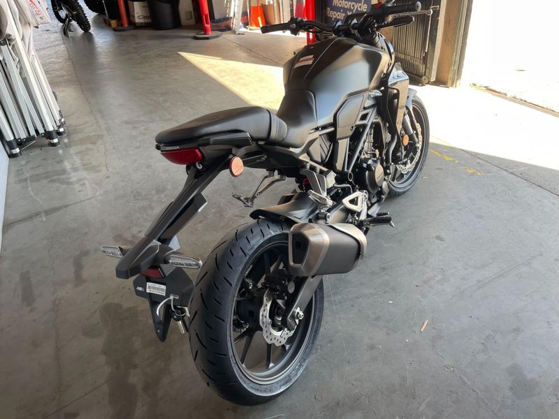 New 2025 Honda CB300R ABS Image 6