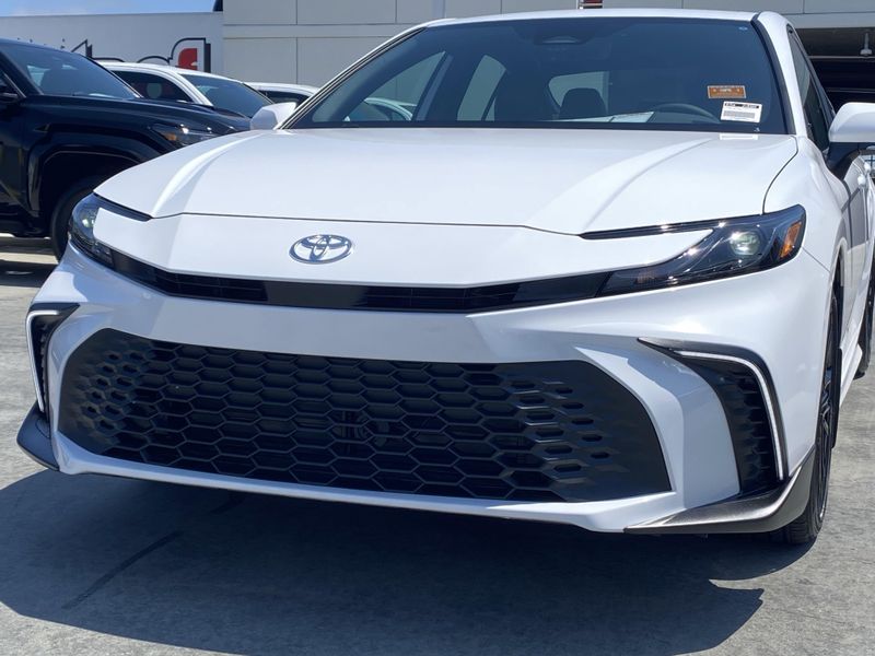New 2025 Toyota Camry SEImage 7