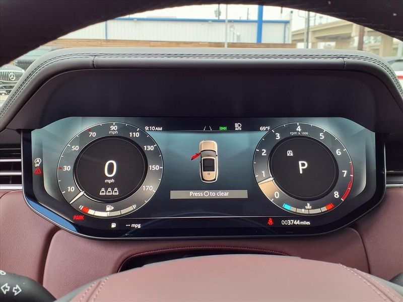 Used 2025 Land Rover Range Rover AutobiographyImage 19