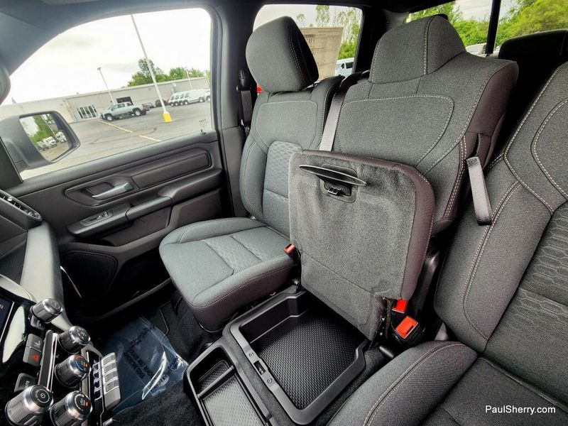 New 2026 RAM 1500 Express Crew Cab 4x4 5'7' Box
