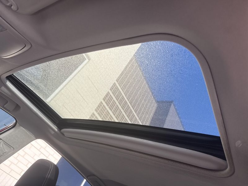Used 2018 Toyota RAV4 Hybrid XLEImage 25
