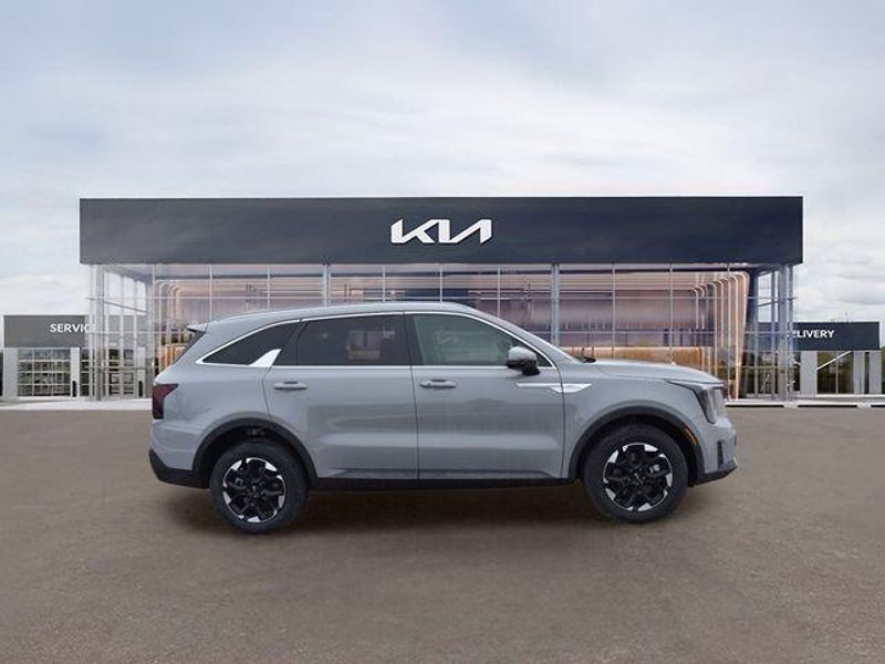 New 2026 Kia Sorento SImage 2